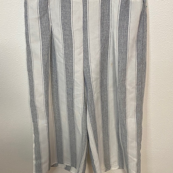 L'ATISTE Gray and White Striped Jumpsuit Size M - Picture 5 of 16